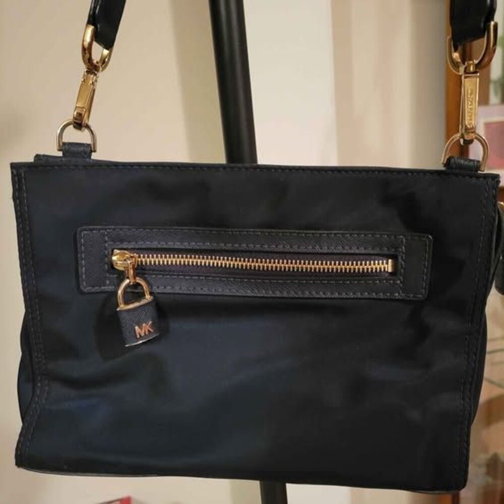 Michael Kors Black Crossbody Bag Gold Hardware MK Padlock - Picture 2 of 4